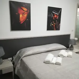 Dimora Dell'artista 2 Frühstückspension